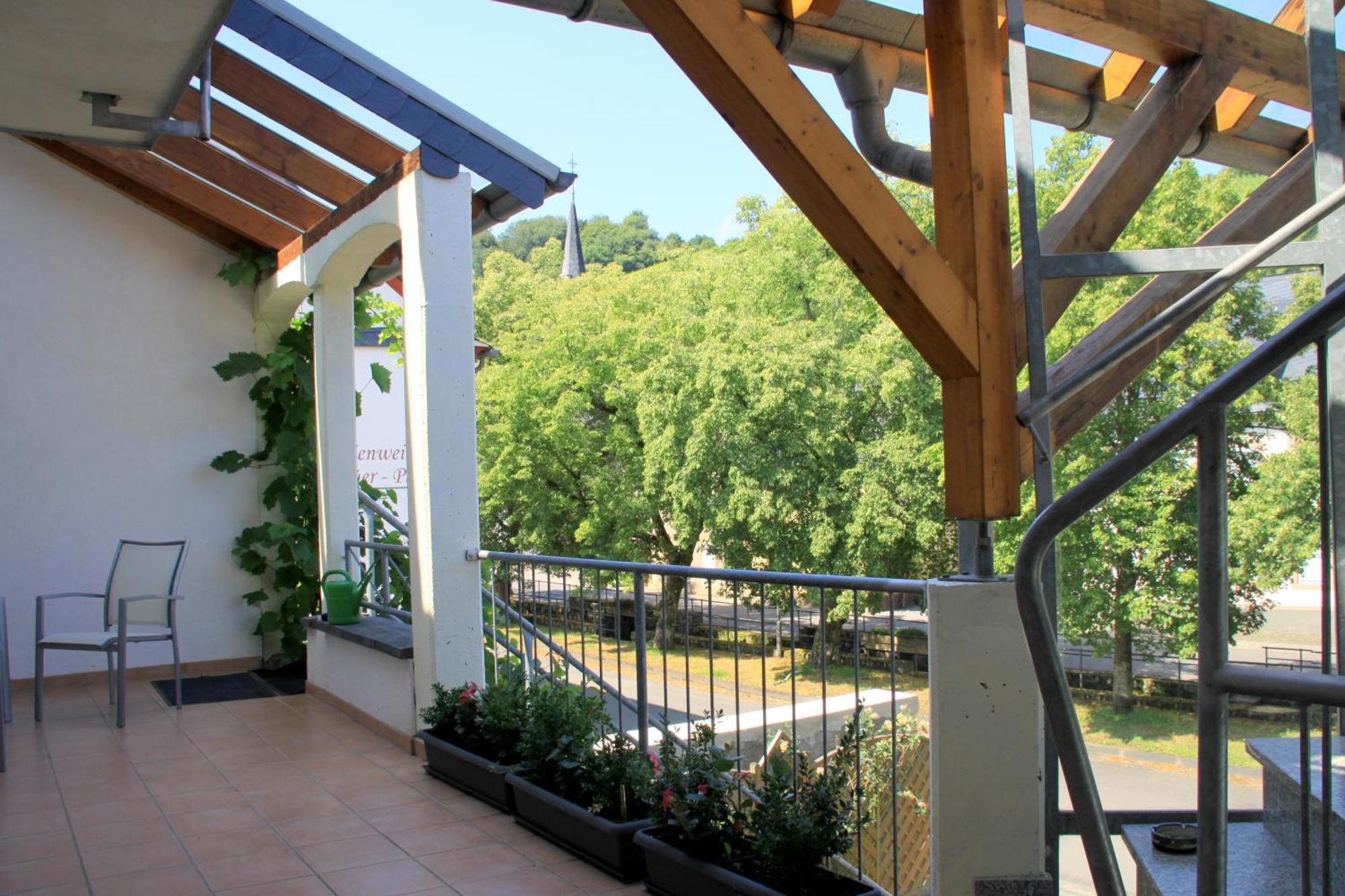 Apartamento Ferienweingut & Gutsrestaurant Becker Burgen  Exterior foto