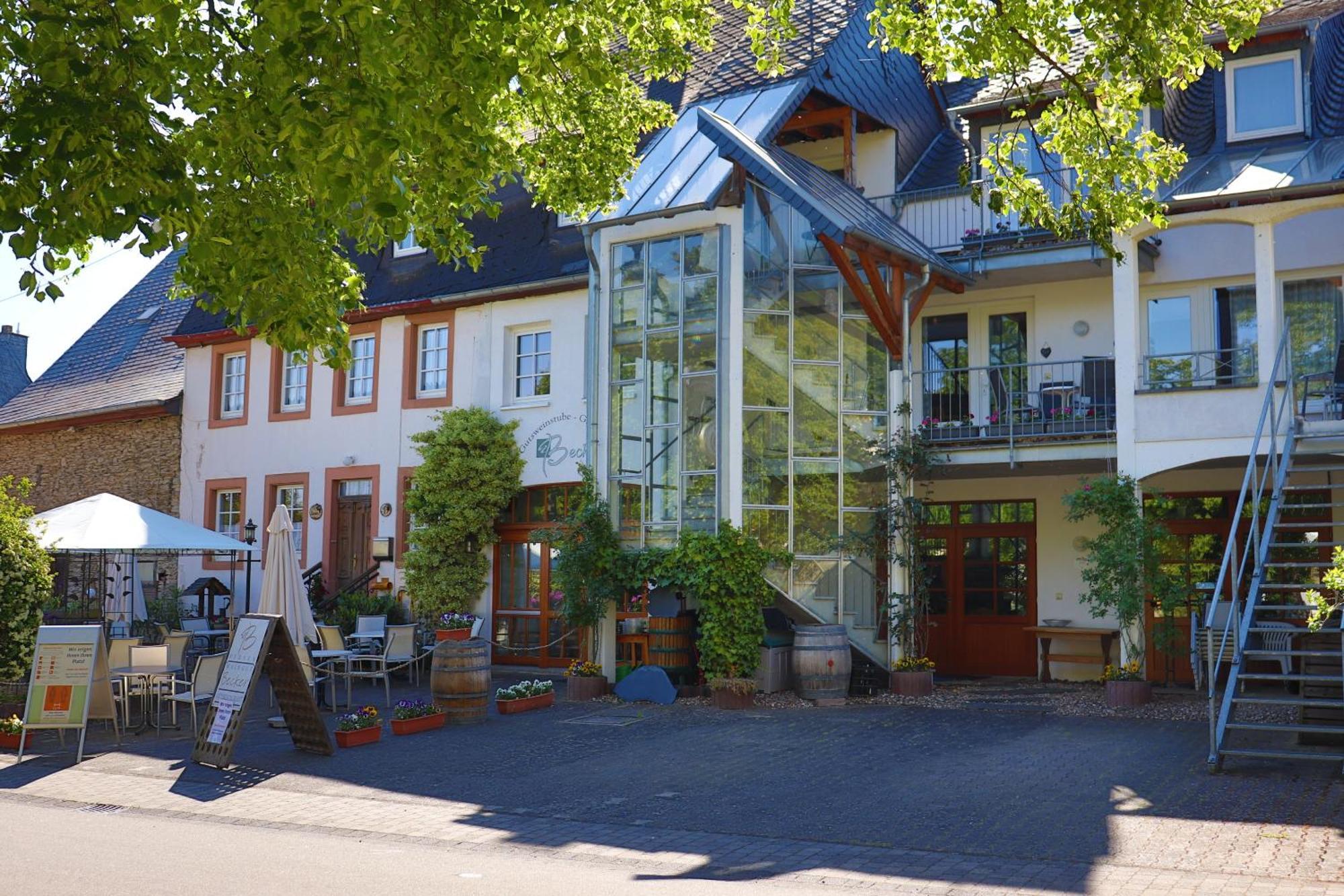 Apartamento Ferienweingut & Gutsrestaurant Becker Burgen  Exterior foto